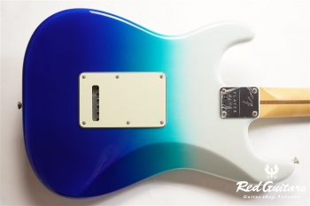 Player Plus  Stratocaster HSS - Belair Blue